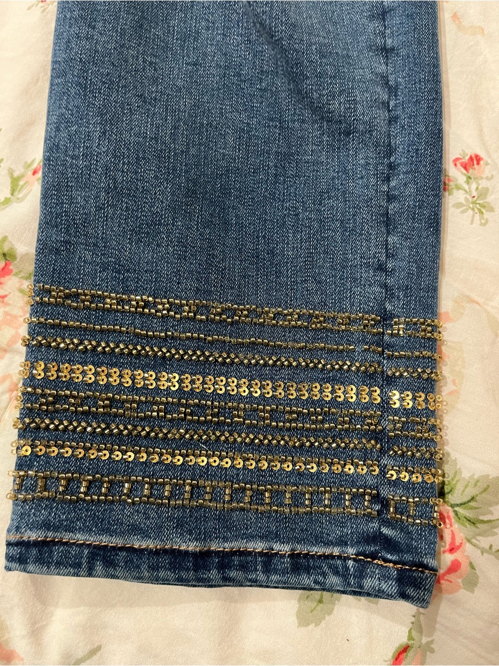 WHBM Classic Blue Women's Straight slim Jeans with Decorative Hem size 0 - Picture 3 of 10